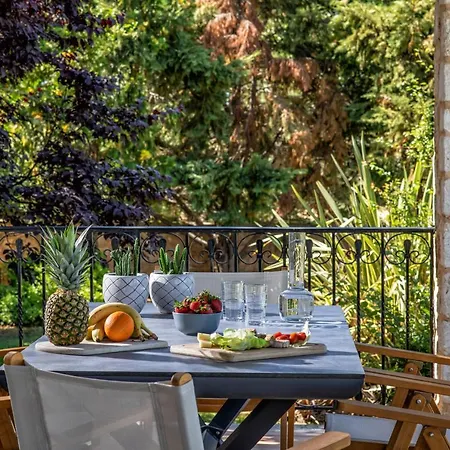 Gerani Villa *